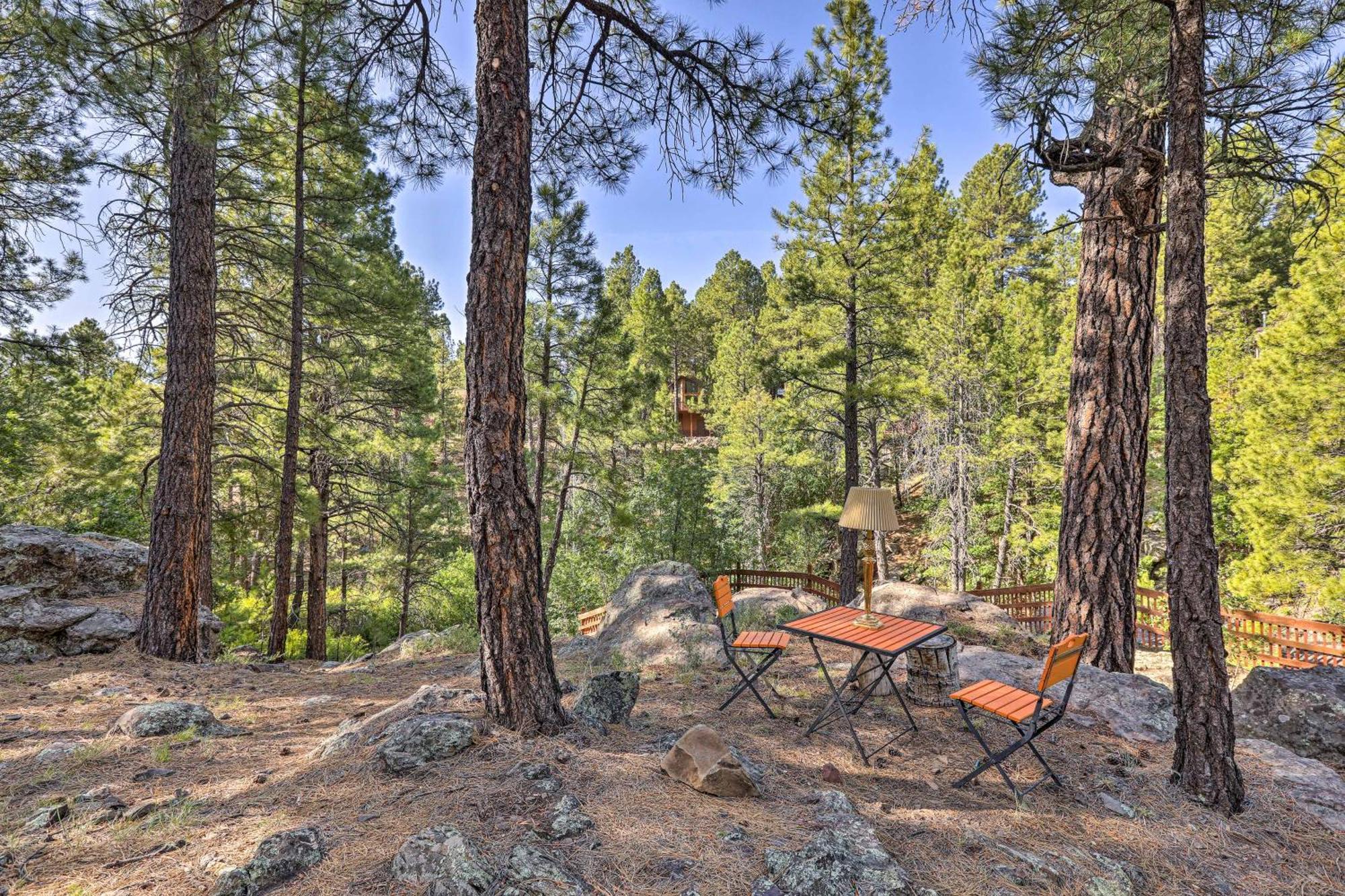 Woodsy Flagstaff Hideaway With Deck And Sunroom! Mountainaire Dış mekan fotoğraf